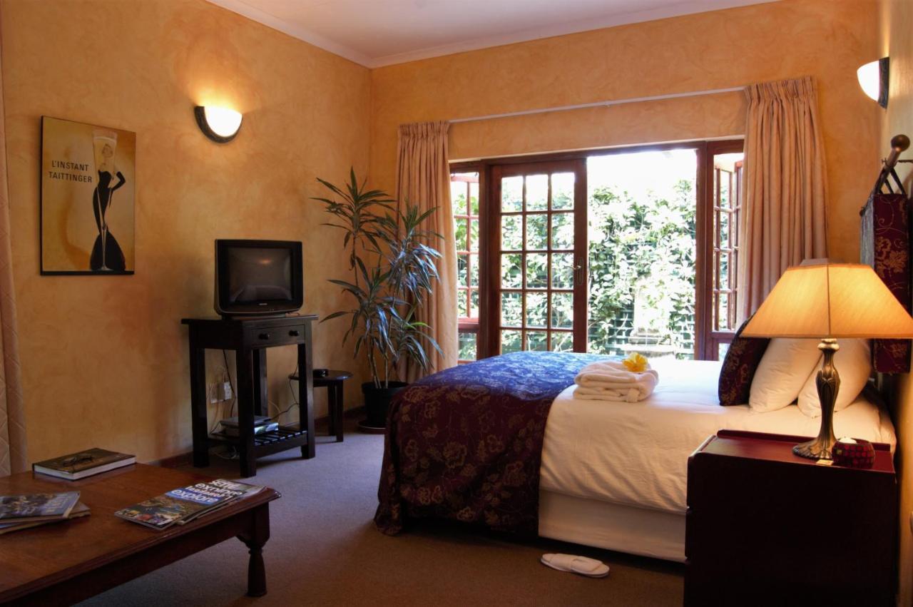 Village Green Guest House Randburg Dış mekan fotoğraf